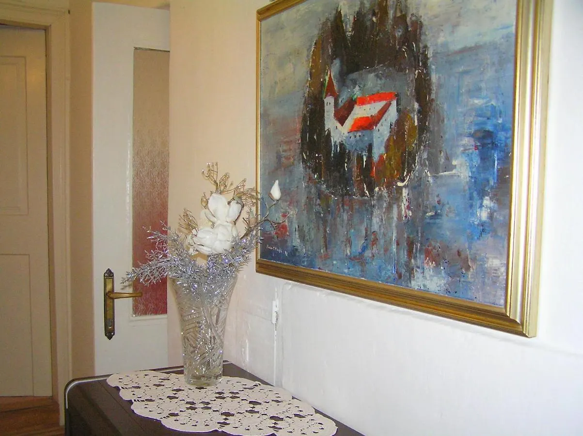 Apartment Paulina オパティヤ