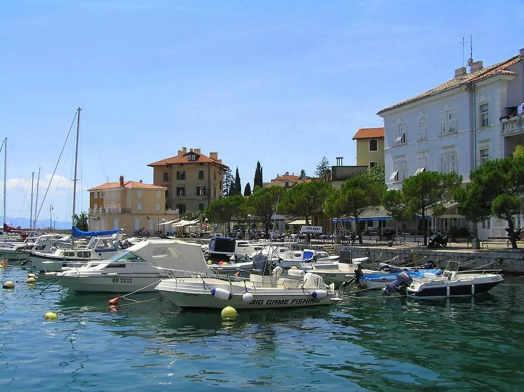 Apartment Paulina Opatija